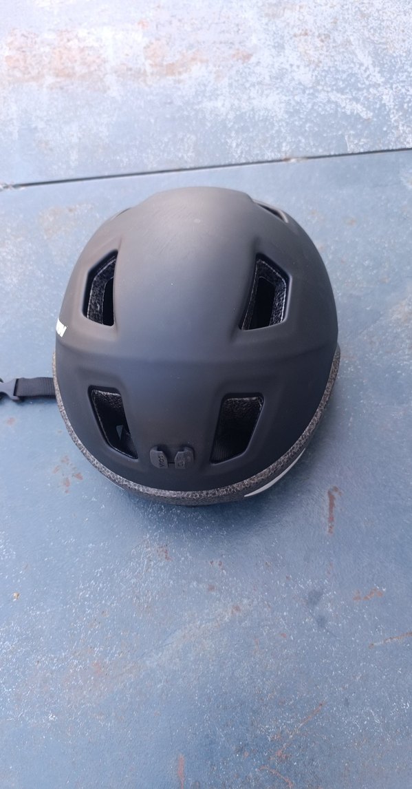 Kemerli Siyah btwin bisiklet Kaskı - Görsel 3