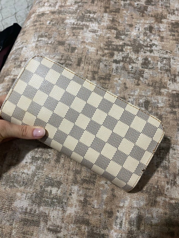 Parisli Modern Klasik Beyaz Kareli Deri Cüzdan - Görsel 2