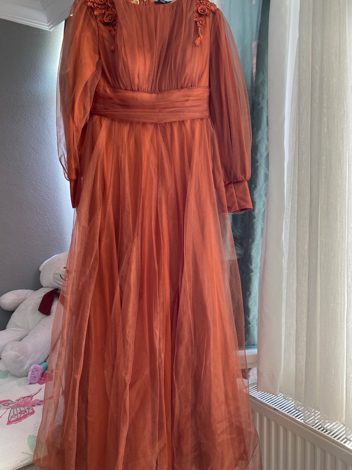 Kahverengi Uzun Kollu Drapeli Kadın Abiye Elbise - Görsel 2