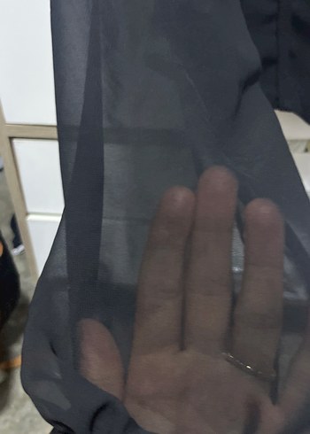 Siyah koları astarlı bluz - Görsel 3