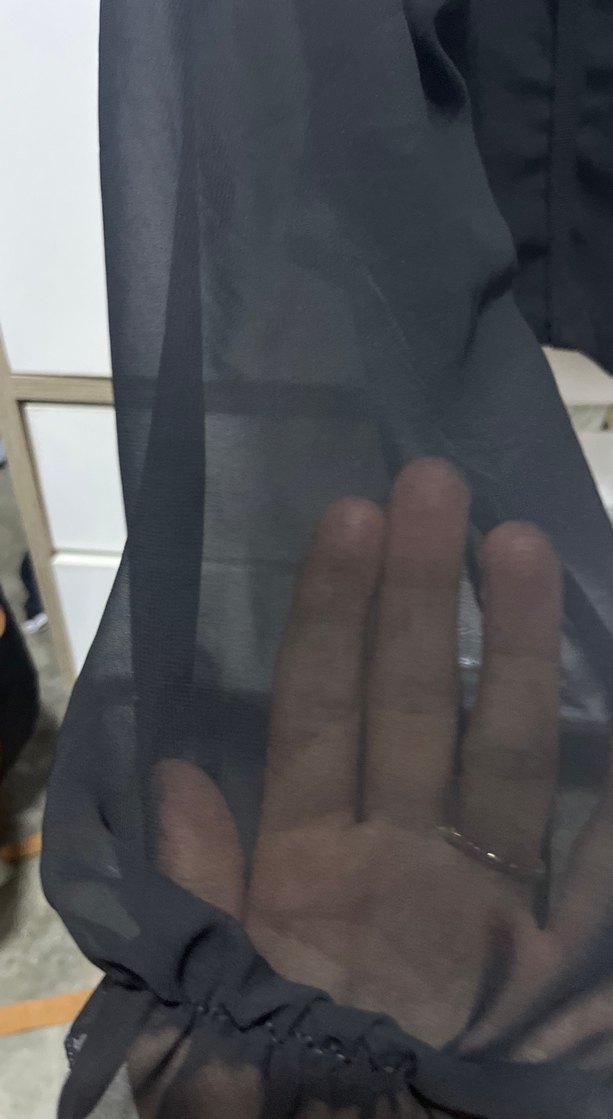 Siyah koları astarlı bluz - Görsel 3