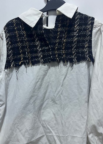 Beyaz Gömlekli Siyah Örgü Süveter - Görsel 4