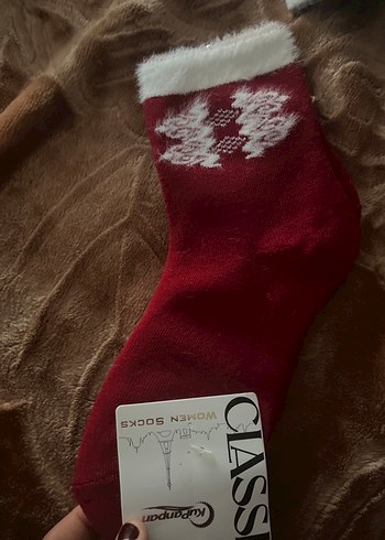 Bordo Nakışlı Kız Çorabı - Görsel 2