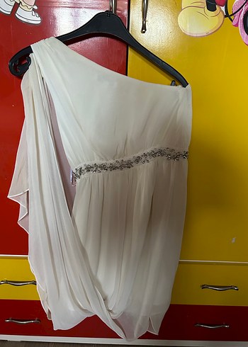 Beyaz Asimetrik Tek Omuzlu Mini Elbise