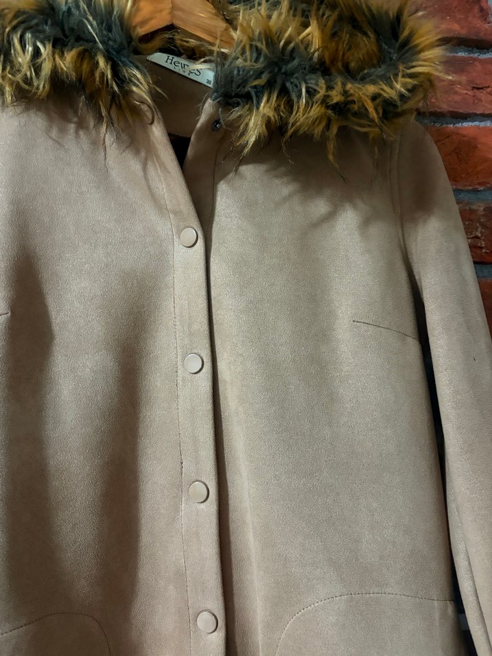 Kürk Detaylı Bej Süet Uzun Kadın Kaban - Görsel 3