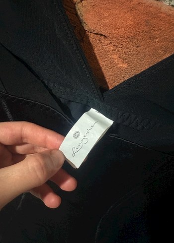 Siyah V Yaka İnce Askılı Midi Elbise - Görsel 3