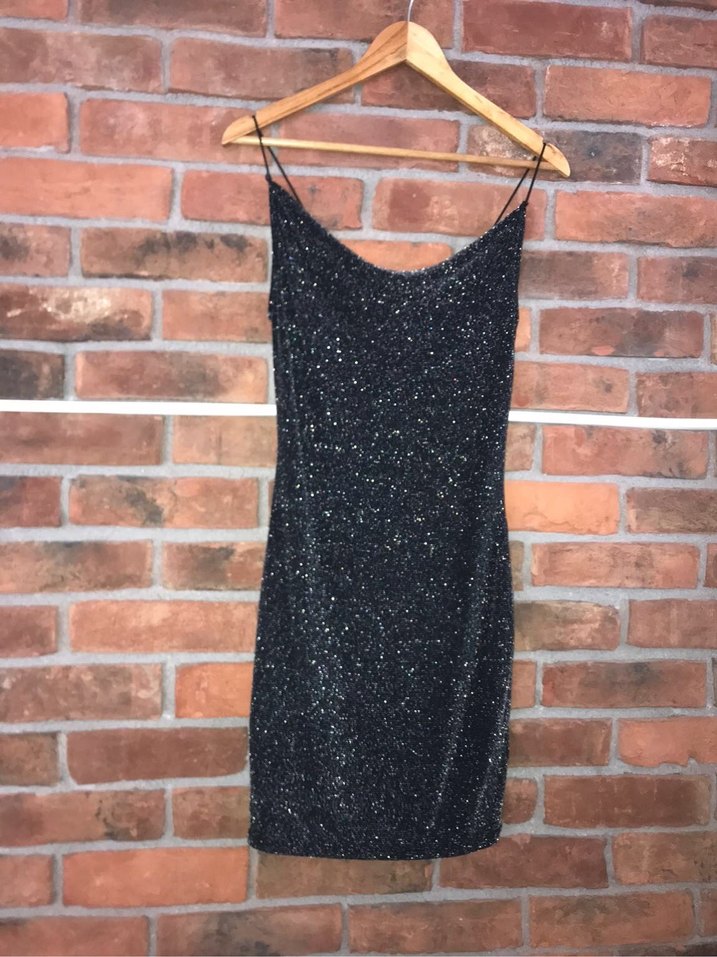 Boncuk İşlemeli Siyah İnce Askılı Uzun Elbise - Görsel 2