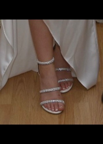Beyaz Parlak Taşlı İnce Topuklu Kadın Abiye Ayakkabı - Görsel 3