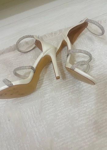 Beyaz Parlak Taşlı İnce Topuklu Kadın Abiye Ayakkabı - Görsel 9