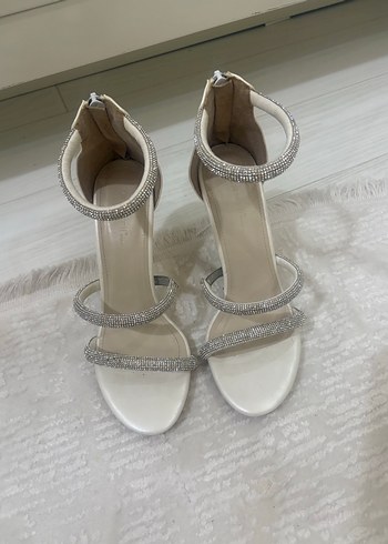 Beyaz Parlak Taşlı İnce Topuklu Kadın Abiye Ayakkabı - Görsel 8
