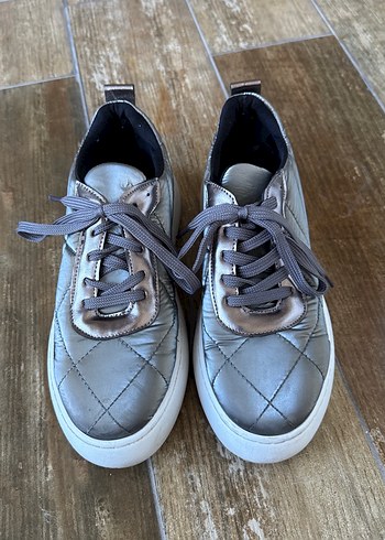 Gri Spor Kadın Sneakers Düz Tabanlı