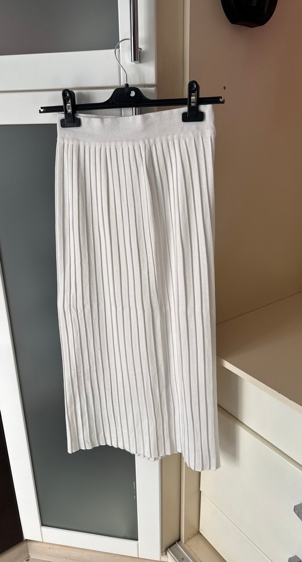 Beyaz Pilili Midi Yırtmaçlı Triko  Etek - Görsel 2