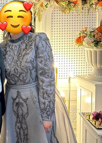 Uzun Gri İşlemeli Boncuklu Nişan Elbisesi