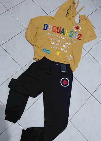 Sarı Baskılı DSQUARED2 Sweatshirt ve Siyah Eşofman