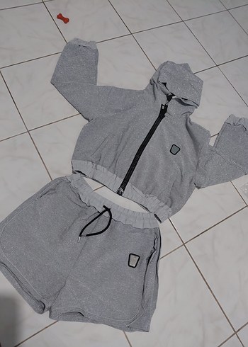 Gri Kapüşonlu Fermuarlı Mini Eşofman Takımı