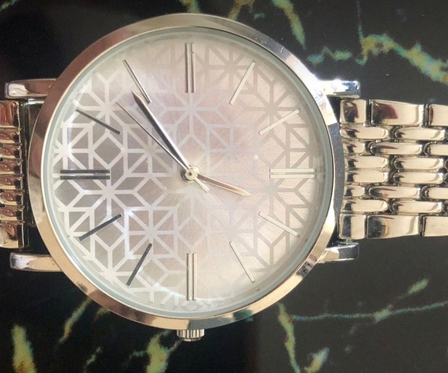 Zincir Detaylı Minimalist Kadın Saati - Görsel 4