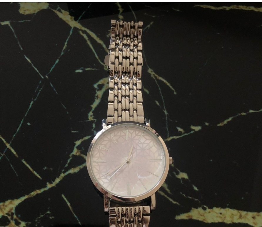 Zincir Detaylı Minimalist Kadın Saati - Görsel 3