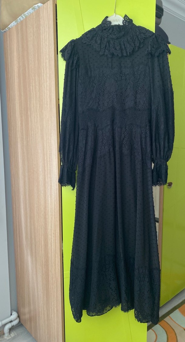 Uzun Kollu Siyah Nakışlı Gotik Elbise - Görsel 2