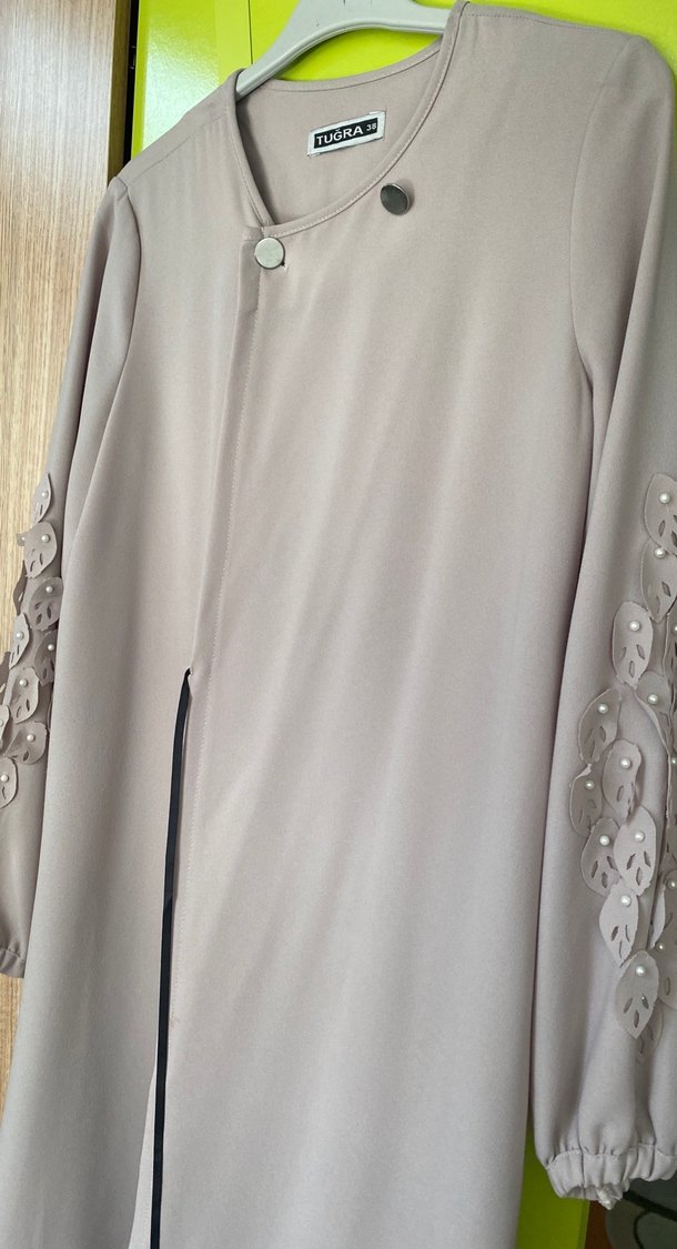 Nakış Detaylı Bej Uzun Kollu Kap - Görsel 2