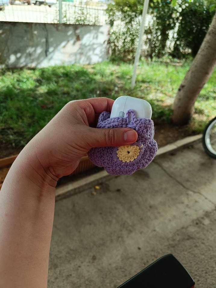 Mor Çiçek Desenli El Örgüsü Kulaklık Kılıfı - Görsel 2