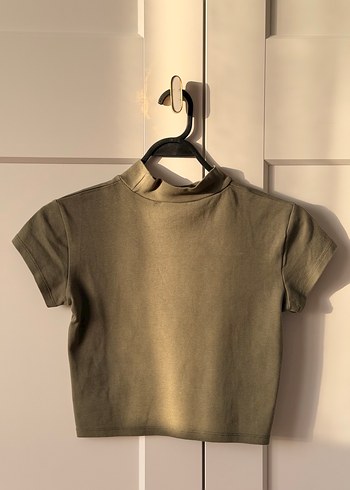 Kadın Haki Süet Yüksek Yakalı Kısa Kollu Tişört - Görsel 2