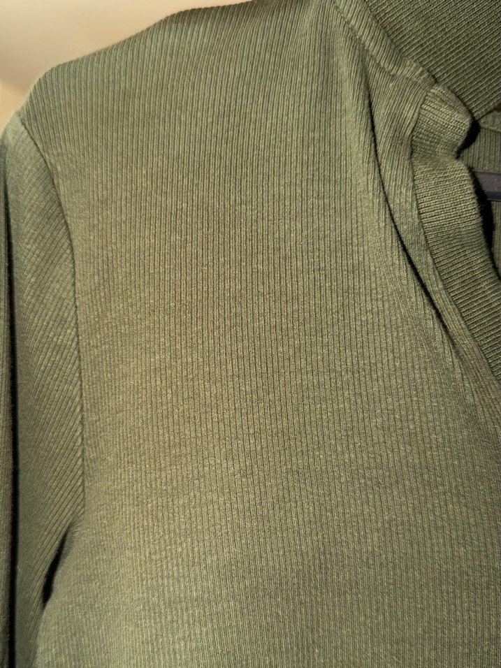 Haki V Yaka Kadın Kazak - Görsel 3