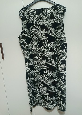 V Yaka Siyah Gri Baskılı Midi Elbise - Görsel 3