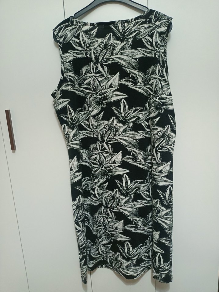 V Yaka Siyah Gri Baskılı Midi Elbise - Görsel 3