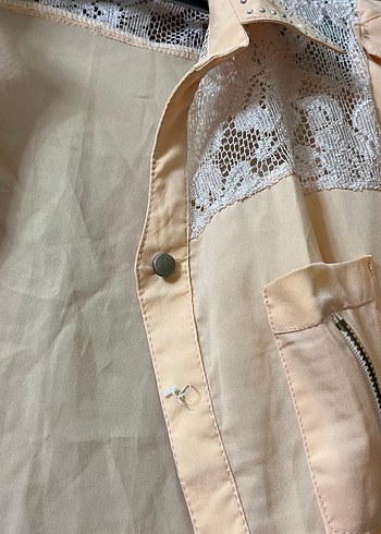 Düğmeli, askısız, bej kadın gömlek - Görsel 2