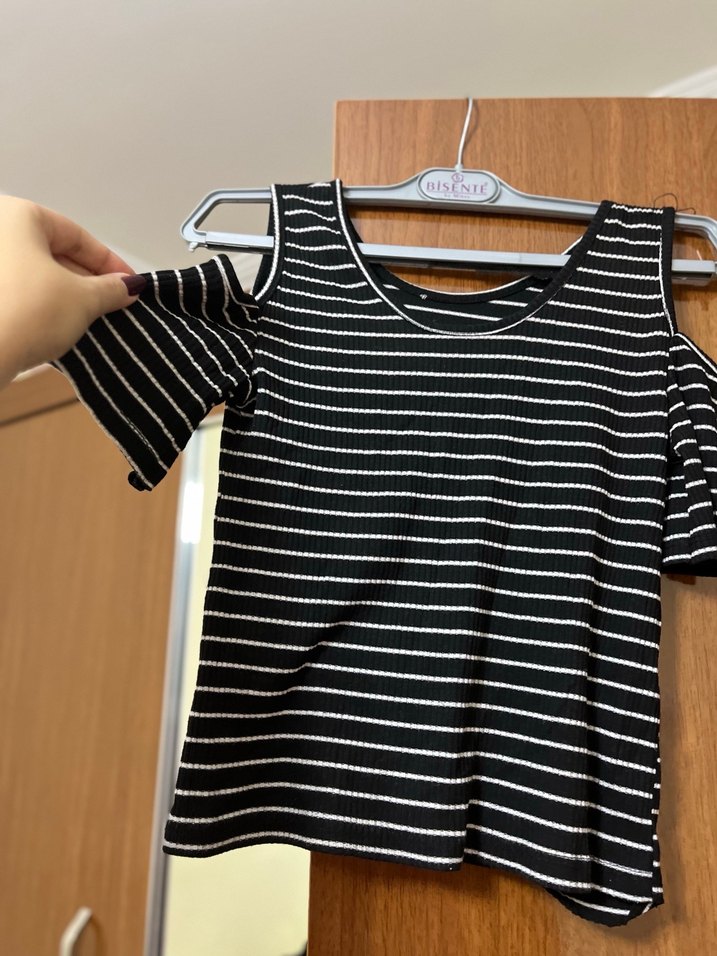 Siyah Beyaz Çizgili Kısa Kollu Bluz - Görsel 2