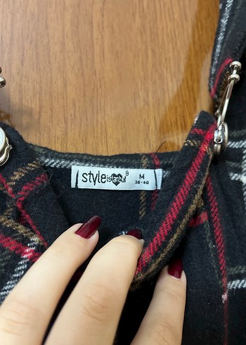 Kızlar için Kareli Askılı Tokalı Siyah Tulum - Görsel 2