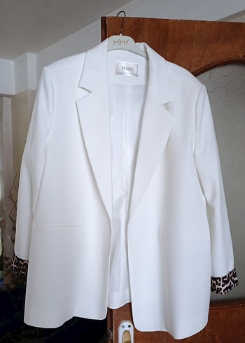 Leopar Desenli Beyaz Kadın Blazer Ceket