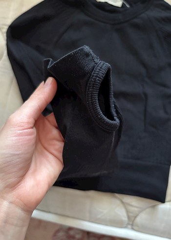 xs Beden Siyah Parmak Detaylı Crop