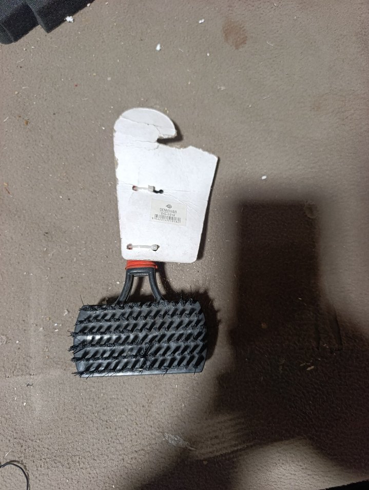 Kırmızı Kedi Tüy Fırçası - Görsel 2