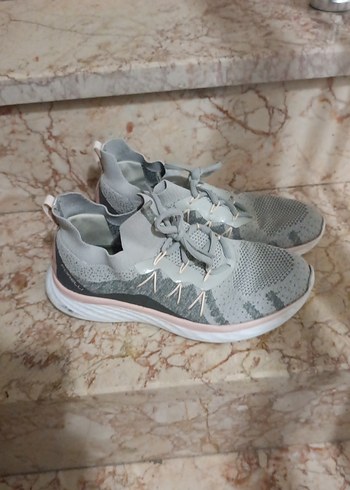 Gri Yılan Desenli Bağcıklı Sneakers - Görsel 4