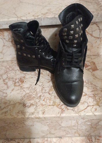 Siyah Deri Tokalı Blok Topuklu Bot - Görsel 3