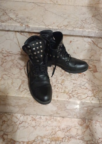 Siyah Deri Tokalı Blok Topuklu Bot - Görsel 2