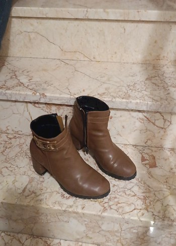 Kahverengi Deri Tokalı Kadın Topuklu Bot - Görsel 2