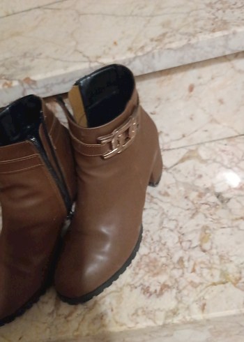 Kahverengi Deri Tokalı Kadın Topuklu Bot - Görsel 4