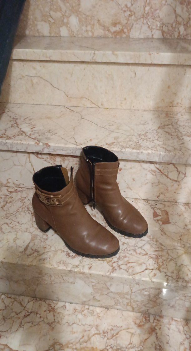 Kahverengi Deri Tokalı Kadın Topuklu Bot - Görsel 2