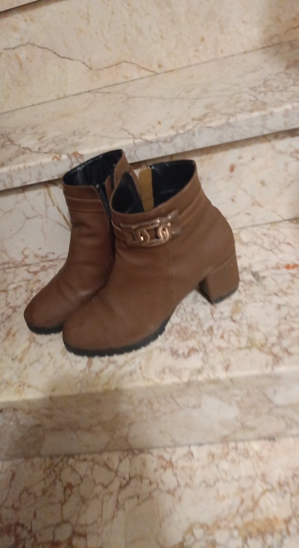 Kahverengi Deri Tokalı Kadın Topuklu Bot - Görsel 5