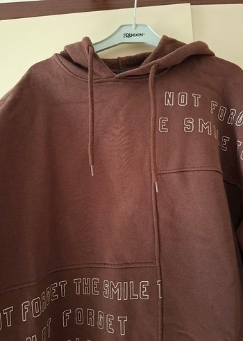 Kahverengi Yazı Baskılı Kapişonlu Uzun Tunik Sweatshirt