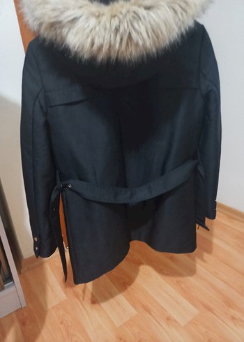 Siyah Kürk Detaylı Kadın Kışlık Mont - Görsel 2