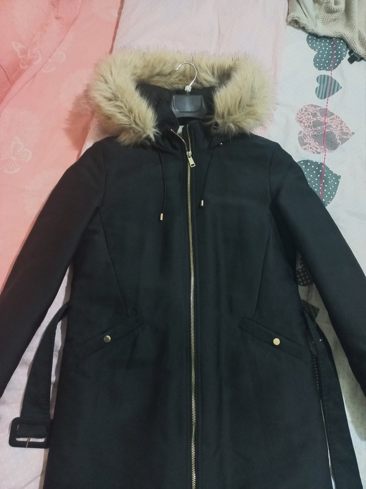 Siyah Kürk Detaylı Kadın Kışlık Mont - Görsel 3