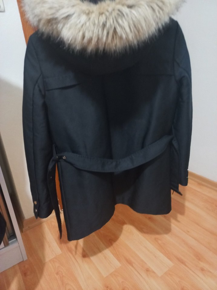 Siyah Kürk Detaylı Kadın Kışlık Mont - Görsel 2