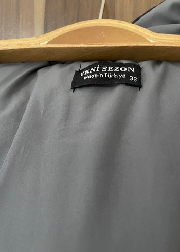 Gri Kapüşonlu Fermuarlı Kadın Yelek - Görsel 3