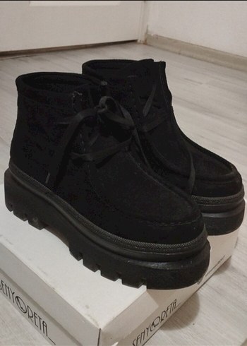 Siyah Süet Goth Kadın Dolgu Topuk Bot