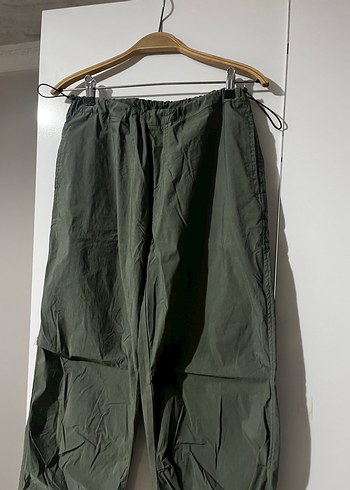 Diğer Beli Ve Paçası Lastikli Yeşil Paraşüt Pantolon
