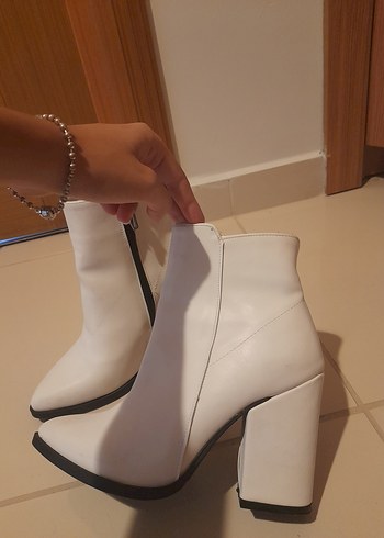 37 Beden beyaz Renk Beyaz Kadın Deri Topuklu Bot
