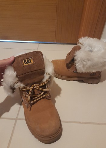 35 Beden Cat Orijinal Bej Kürklü Kadın Dolgu Topuk Bot
